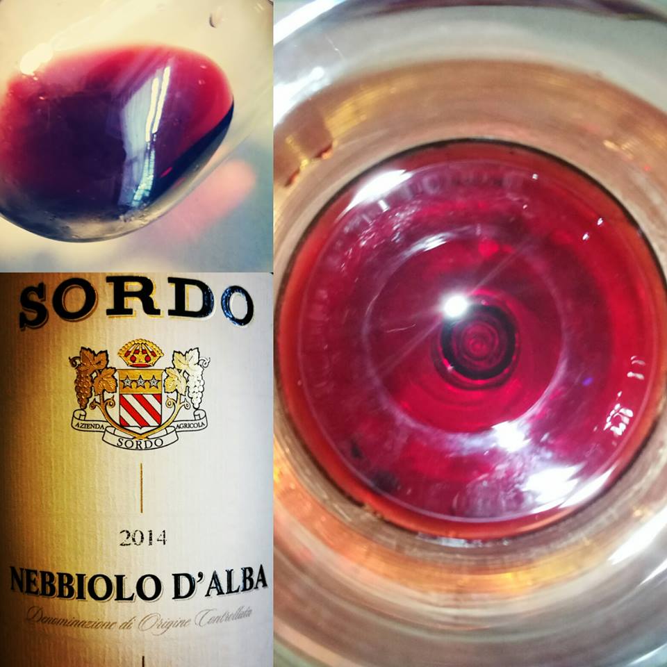 Trasparenze da #nebbiolodalba. Frutta a bacca rossa e sfumature speziate. Tannino elegante, bocca equilibrata. Un buon vino a prezzo contenuto. 